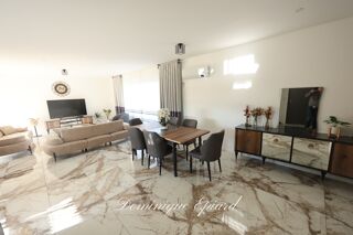 Vente Maison NOUAILLÉ-MAUPERTUIS – VILLA RÉCENTE DE PLAIN-PIED DPE A– 145 M² – 4 CHAMBRES – BELLES PRESTATIONS Nouaille maupertuis