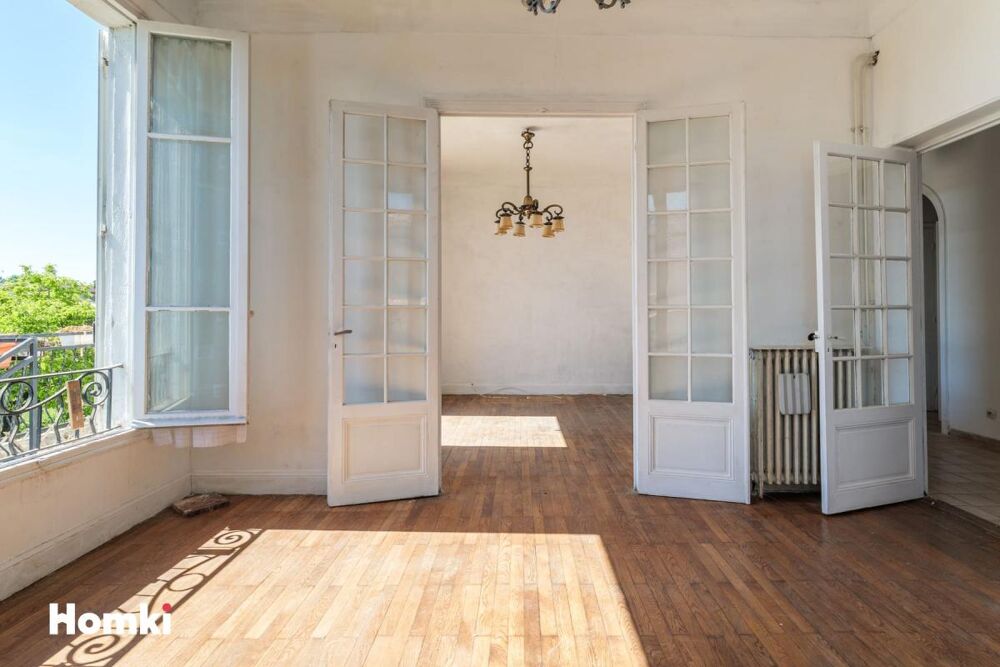 Cagnes-sur-Mer  Propriété de caractère denviron 300 m² sur terrain de 1346 m²  Fort potentiel