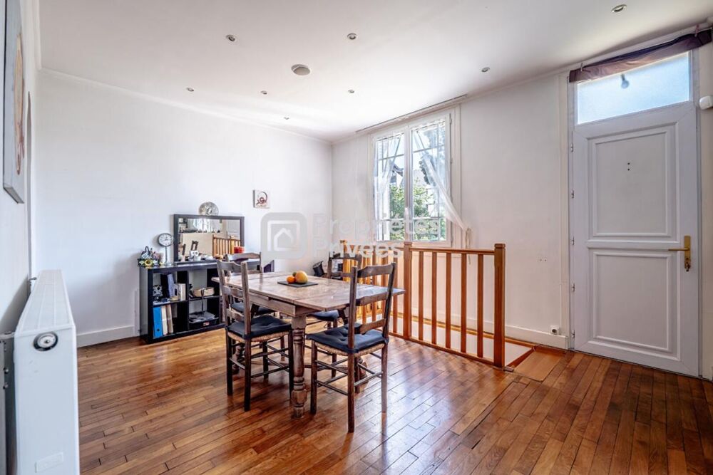 Maison familiale ensoleillée de 126m² habitable (161m² au sol) sur terrain de 294 m² à Cachan