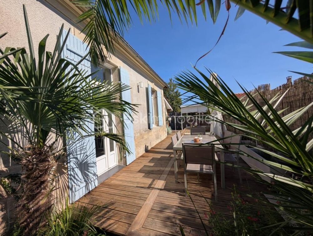 Vente Maison Maison de ville coup de coeur à Saint-Yzan-de-Soudiac avec piscine, jacuzzi, pergola Saint yzan de soudiac