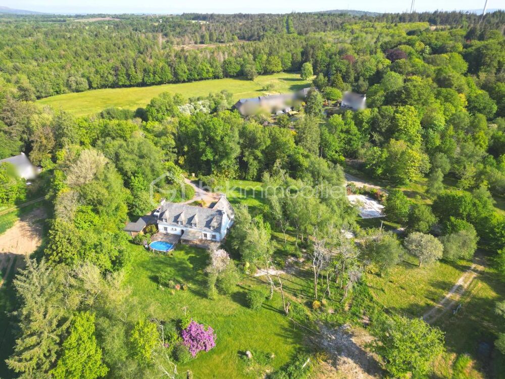 Vente Propriété/Château Propriété dans un environnement boisé Cast