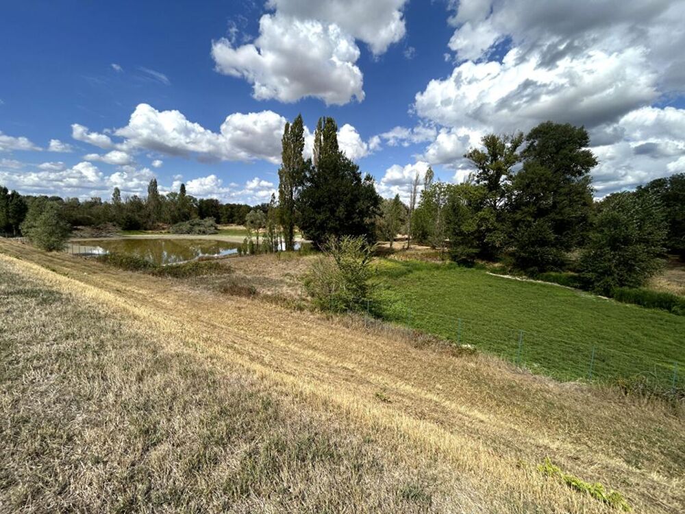 Vente Terrain Splendide PLAN D'EAU situé à 15 minutes de Nevers Jouet sur l aubois