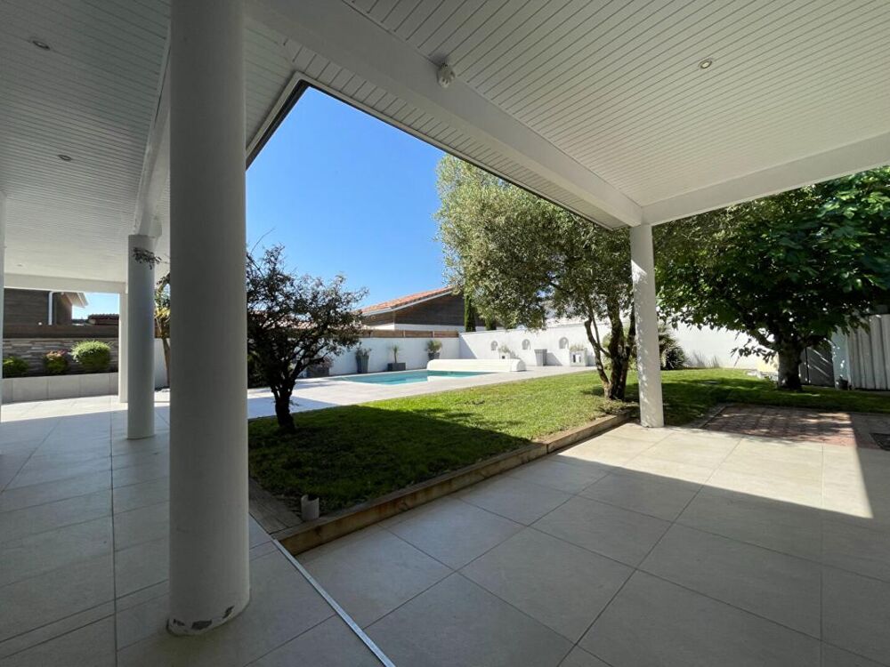 Vente Maison Maison Pessac 7 pièce(s) 5 CHAMBRES + BUREAU 194 m2 Pessac