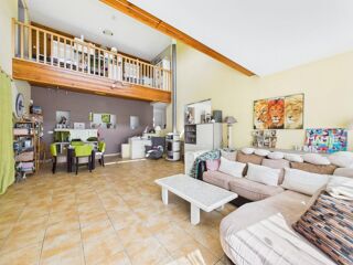  Maison  vendre 5 pices 230 m