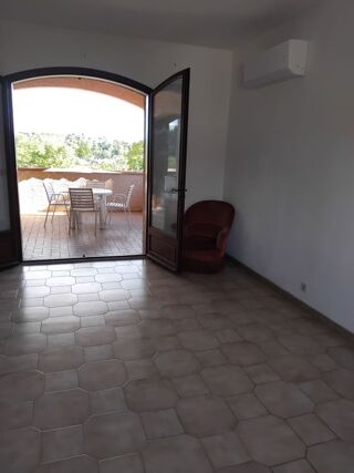  Appartement à louer 3 pièces 80 m²