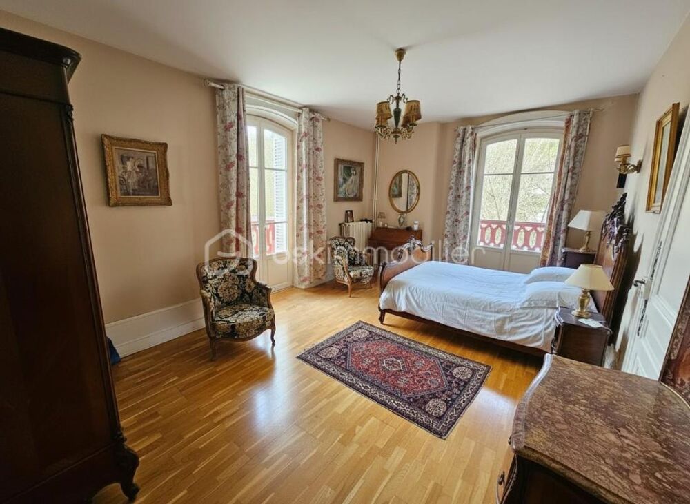 à vendre  Propriété/château Saint-Paul-en-Cornillon (42240)