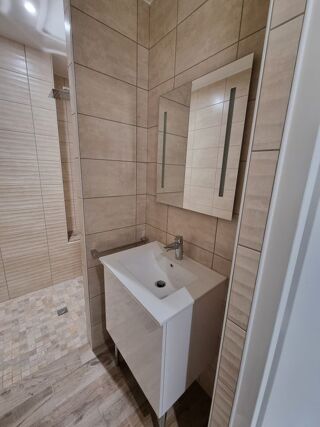  Appartement à louer 5 pièces 110 m²