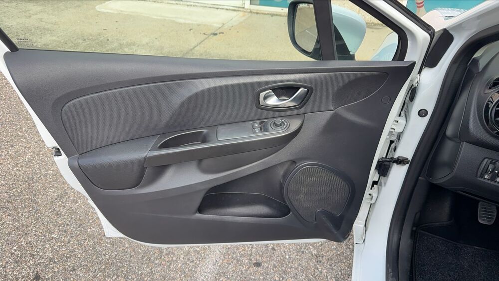 Clio 1.5 dCi 75 Business 2015 occasion 26000 Valence