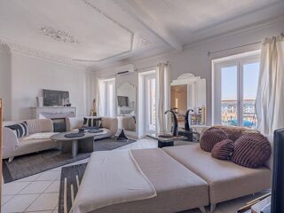  Appartement à louer 5 pièces 160 m²