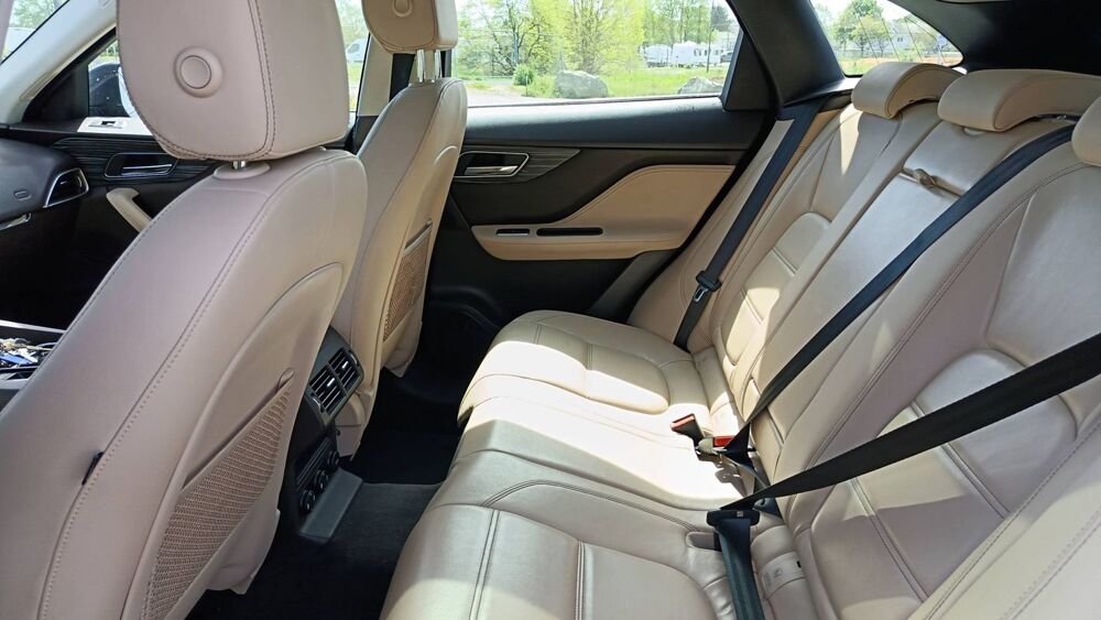 F-PACE 3.0 d 300 AWD BVA8 Portfolio - Automatique 2016 occasion 49000 Angers