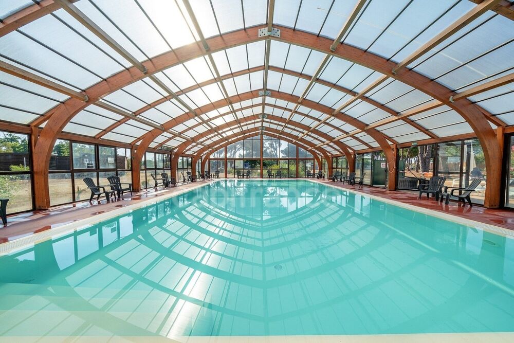 A vendre maison de vacances traversante de 27 m2, dans une résidence en bord de mer avec piscines, activités et restaurant à Cas