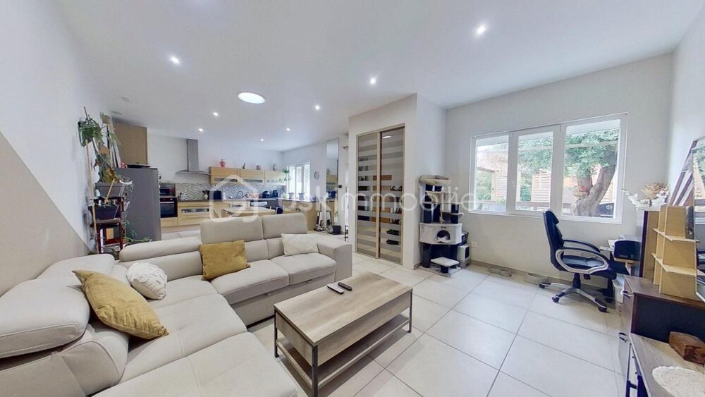 Vente Maison À VENDRE – Maison contemporaine de plain-pied avec panneaux photovoltaïques – Montélimar Montelimar