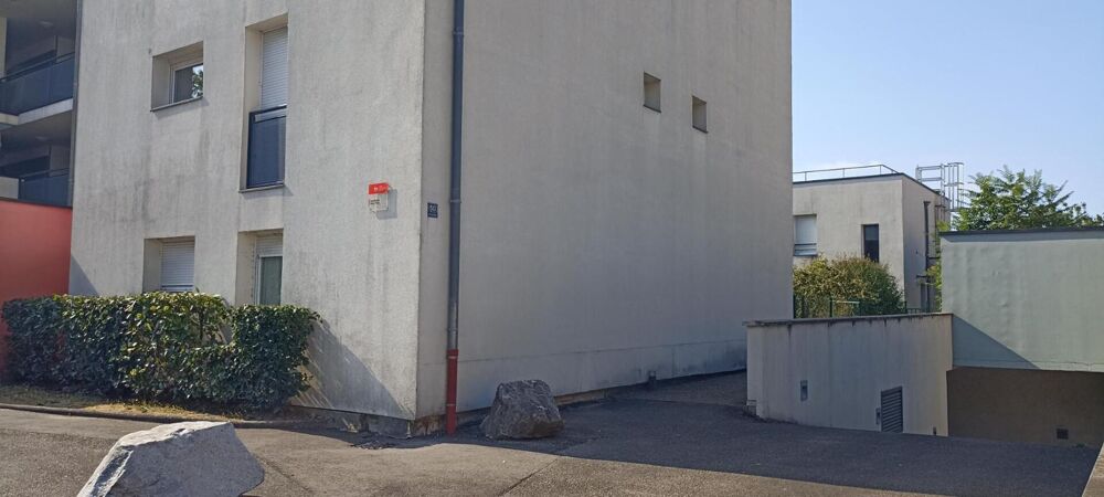 Location Parking/Garage Garage box sécurisé à louer à Caluire-et-Cuire Caluire et cuire