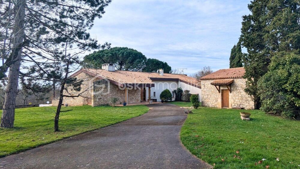 Maison darchitecte 7 pièces 220 M2 avec piscine