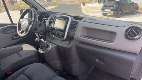 Trafic Fourgon L1H1 III 1.6 dCi 125 Grand Confort - 3 places 2017 occasion 20114 Figari
