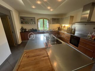  Propri�t�/ch�teau � vendre 6 pi�ces 250 m�