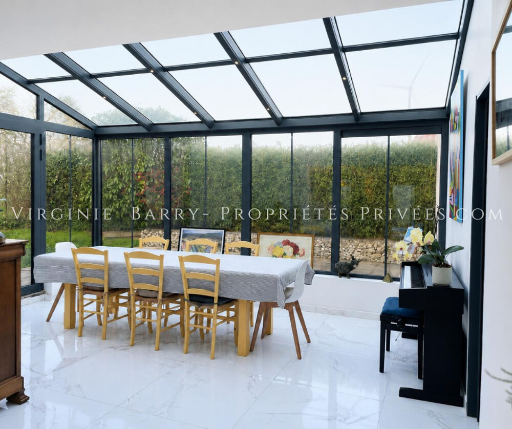 MAGNIFIQUE MAISON T5 AVEC PISCINE ET DEPENDANCES