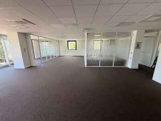   bureaux à vendre CHAPONOST (69) magnifique plateau de 160m2 dans l'immeuble LW1, face à la gare de Chaponost Chaponost