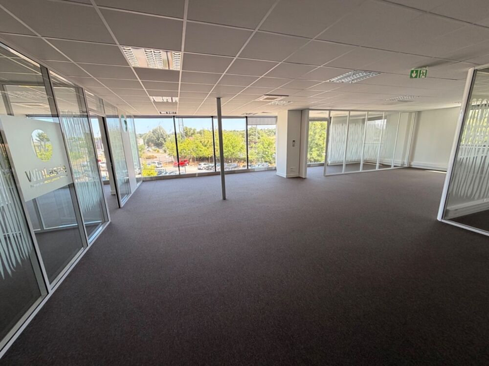   bureaux à vendre CHAPONOST (69) magnifique plateau de 160m2 dans l'immeuble LW1, face à la gare de Chaponost 