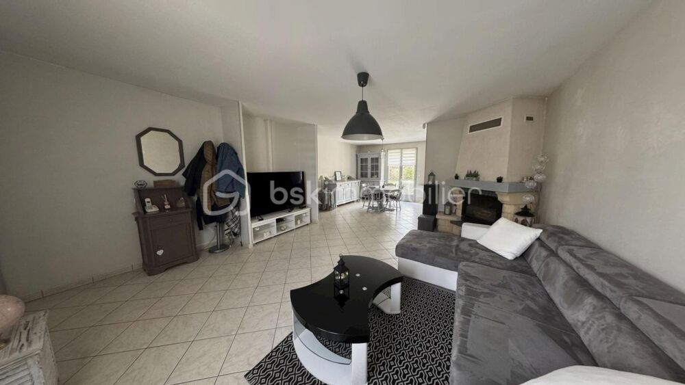 Maison de plain pied avec 3 chambres et 1 bureau