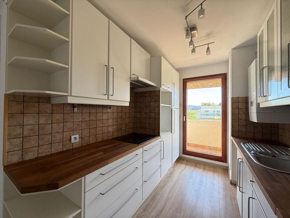 Vente Appartement Hyères hyper centre - T2 rénové 51 m² avec balcons, parking et ascenseur Hyeres
