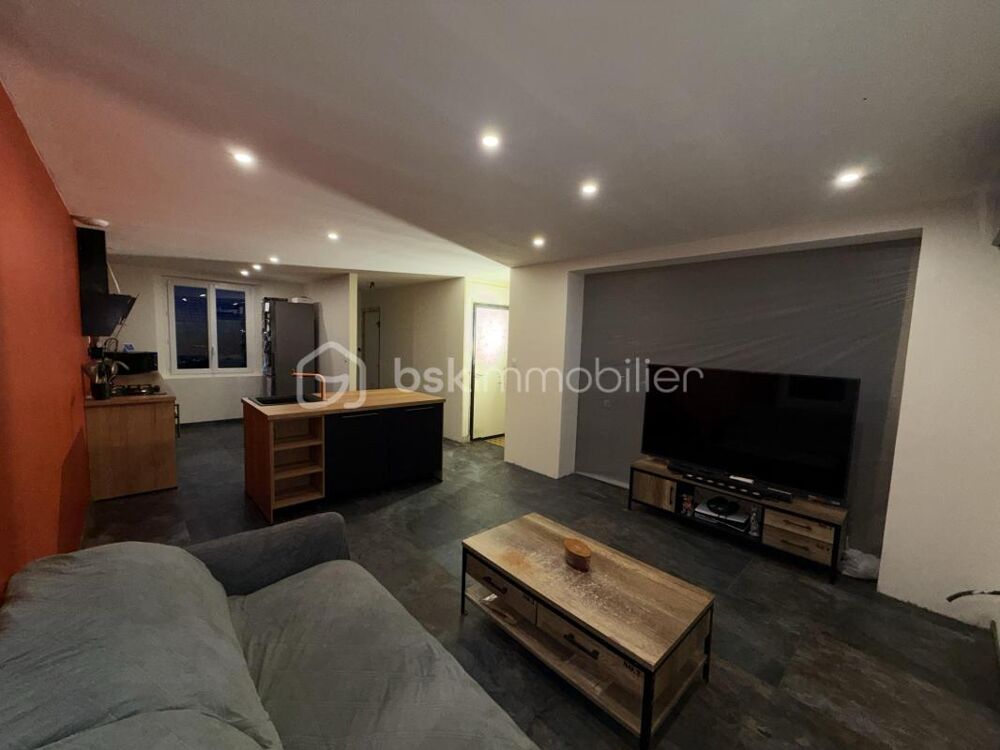 Maison individuelle 6 pièces avec fort potentiel  Terrain 1 000 m²
