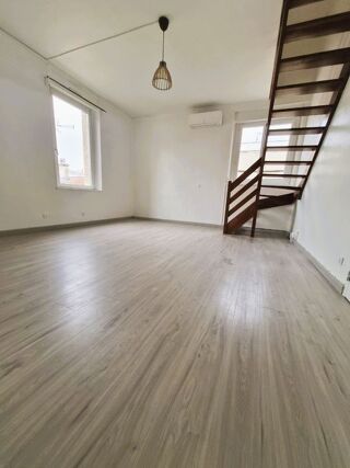  Appartement à louer 3 pièces 55 m²