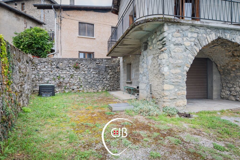 Vente Maison Cruet – Maison de vigneron 105 m² avec 135 m² de dépendances Cruet