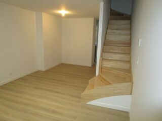  Maison à louer 4 pièces 81 m²
