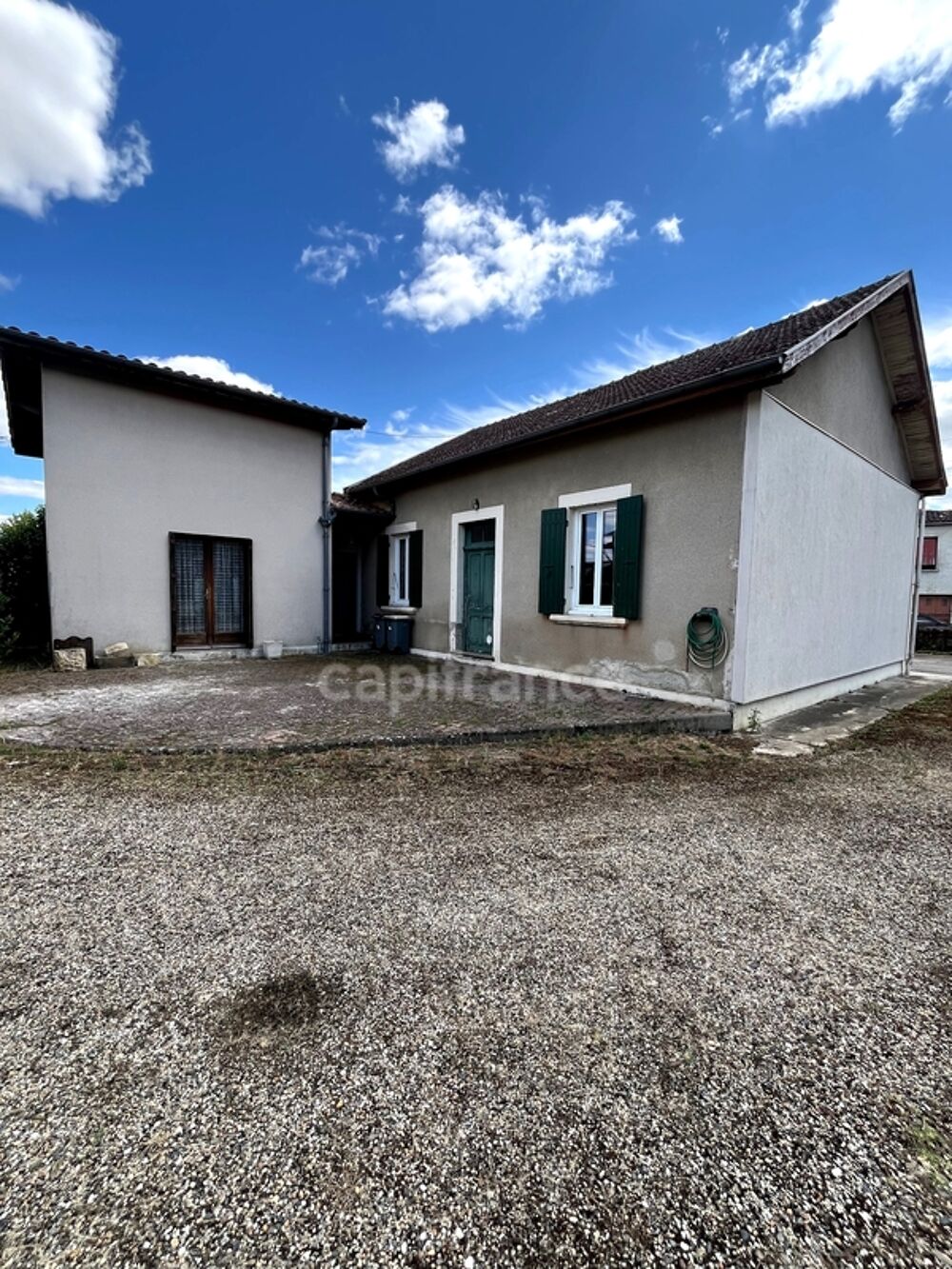 Maison de ville à rénover, plain-pied, 4 pièces avec studio attenant et dépendance, à 5 mn du centre de CONDOM (32)