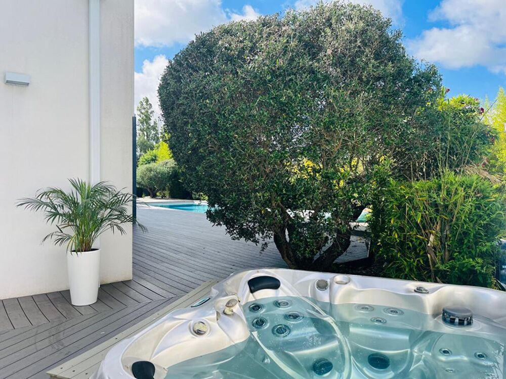 Villa contemporaine à Balma 210 m2, avec piscine et jacuzzi