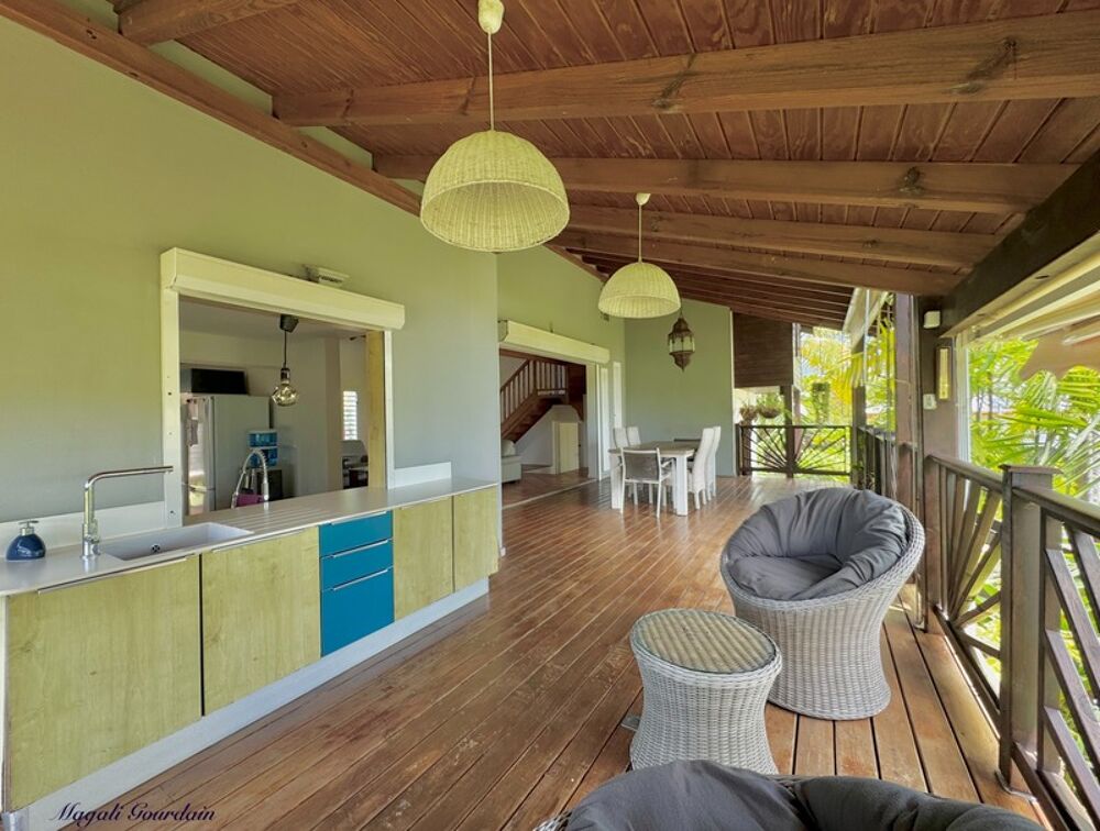 A VENDRE - PROPRIÉTÉ AVEC FORT POTENTIEL LOCATIF  SAINT-FRANÇOIS