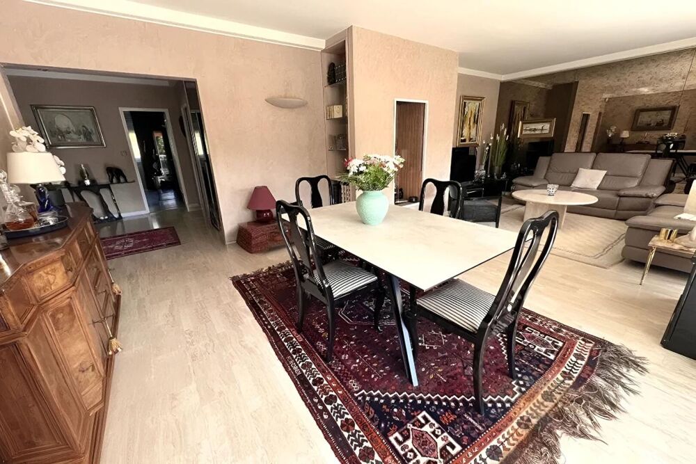 Vente Appartement CHARBONNIERES  LES BAINS . Appartement  109m2 - 4 pièces- Avec terrasse ,cave et garage Charbonnieres les bains