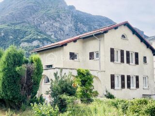  Immeuble à vendre 7 pièces 146 m²