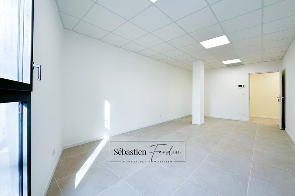   Bureau à louer LA SEYNE SUR MER (83) – 24 M² – FORTE VISIBILITÉ – BUREAUX NEUFS – PMR – STATIONNEMENTS La seyne sur mer
