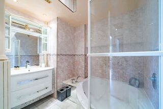  Appartement à louer 3 pièces 74 m²