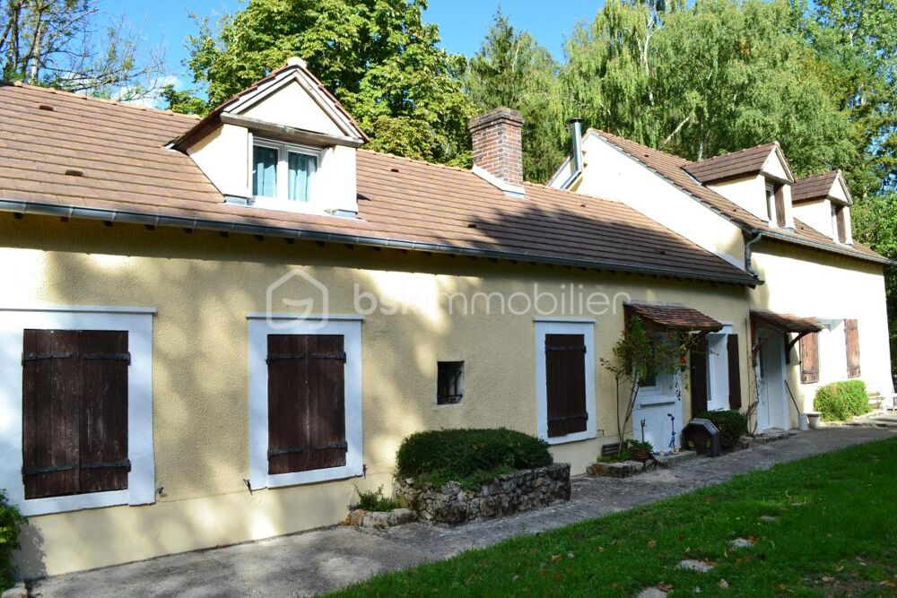 A VENDRE -LONGERE de 121 m² SUR 8000 m² DE TERRAIN ARBORE
