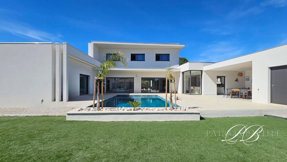 Villa contemporaine de 280 m² à Saint-Feliu d'avall