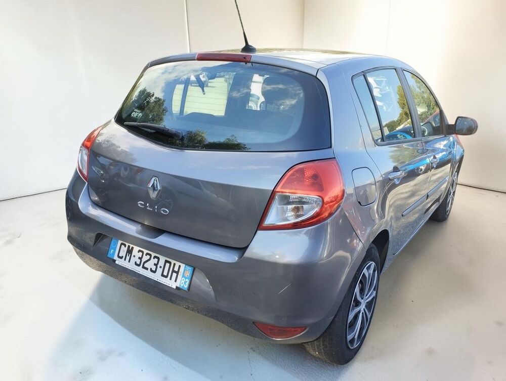 Clio III 1.2 75 TOMTOM LIVE 5P 2012 occasion 06640 Saint-Jeannet