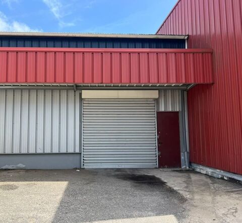 Magnifique opportunit&eacute; de location d'un d&eacute;pot de 129 m2, id&eacute;alement situ&eacute; dans la zone d'activit&eacute;s de Coneau Larivot 3100 97351 Matoury