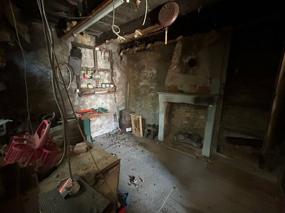 Vente Maison Opportunité rare : Maison de ville à restaurer entièrement – Fort potentiel Thiers