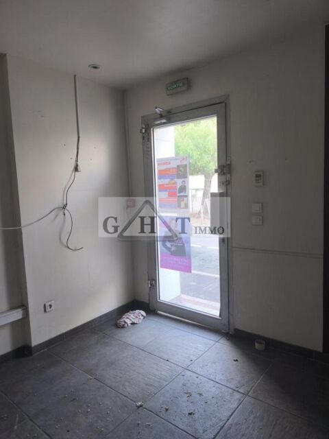 A LOUER LOCAL COMMERCIAL HYPER CENTRE D'ANTIBES 57M&sup2; 1400 06600 Antibes