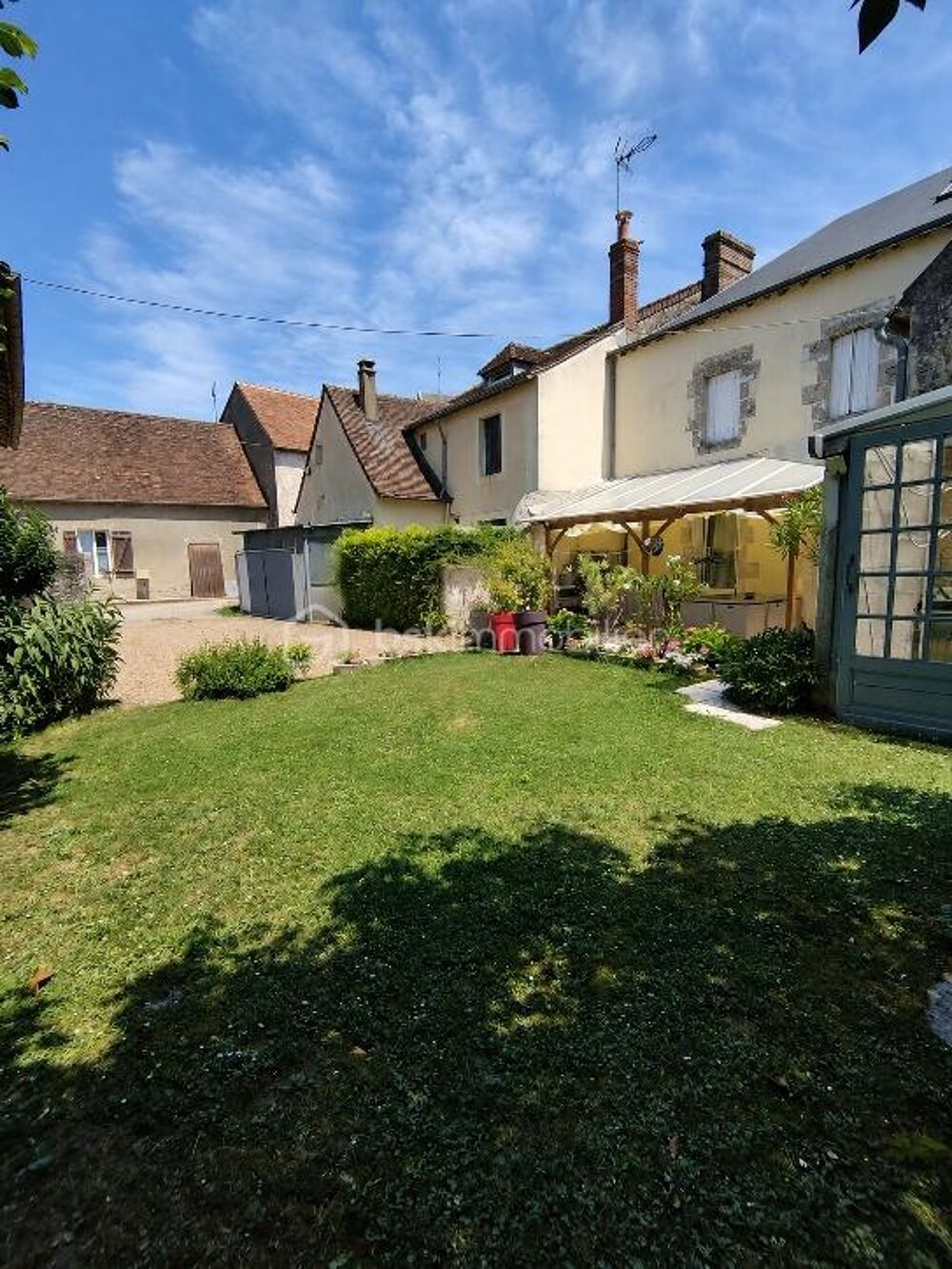 Maison familiale de 127 m² avec jardin et cour