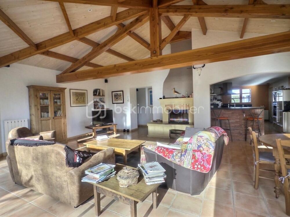 SAINT-GERVAIS  MAISON FAMILIALE DE PLAIN-PIED, 3 CHAMBRES, BUREAU ET TERRAIN PISCINABLE DE 4 000 M²