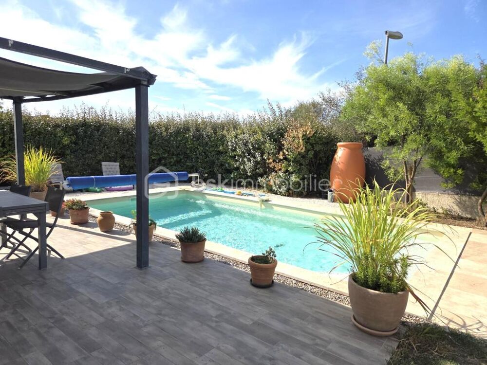 EXCLUSIVITE : VILLEVEYRAC, entre Sète et Montpellier, Villa de plain-pied offrant 4 chambres et jardin arboré de 600m² avec pisc