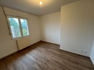  Appartement à louer 4 pièces 96 m²