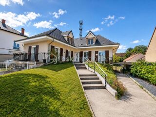  Propriété/château à vendre 10 pièces 270 m²