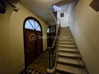  Immeuble à vendre 15 + pièces 476 m²