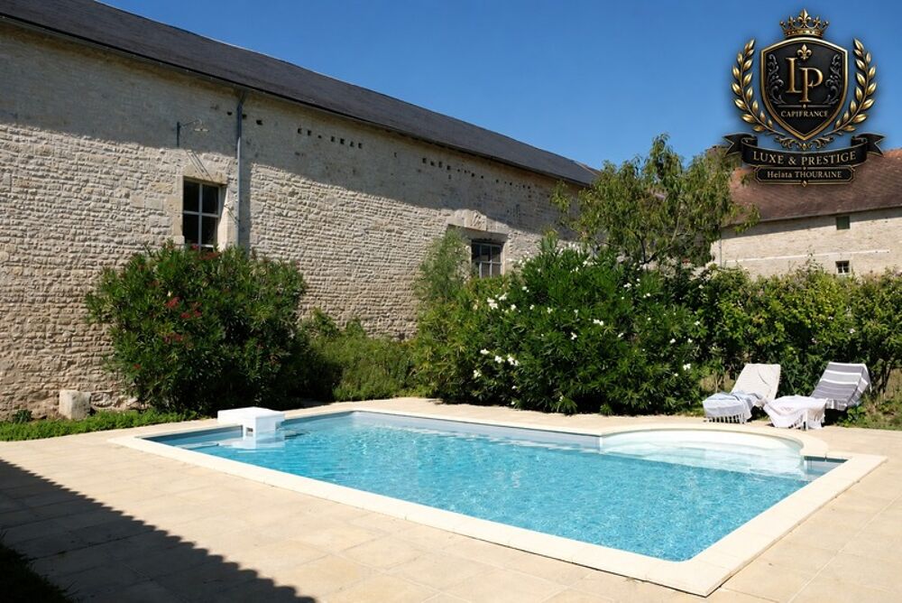 Propriété de caractère chargée d'histoire à vendre LA MOTHE SAINT HERAY (79)