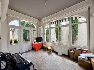  Villa à vendre 11 pièces 215 m²